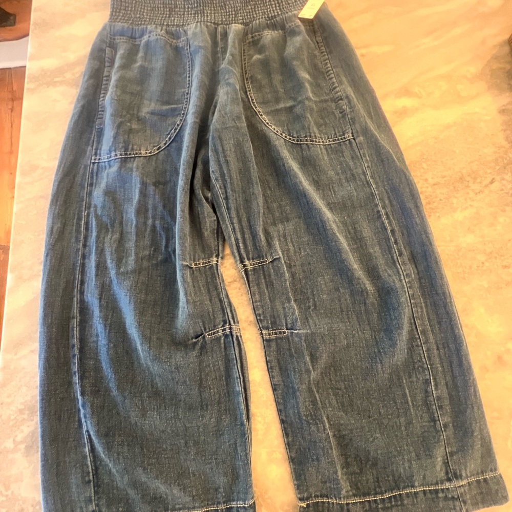 PILCRO Reese smocked denim pull-on barrel pants - Picture 4 of 6